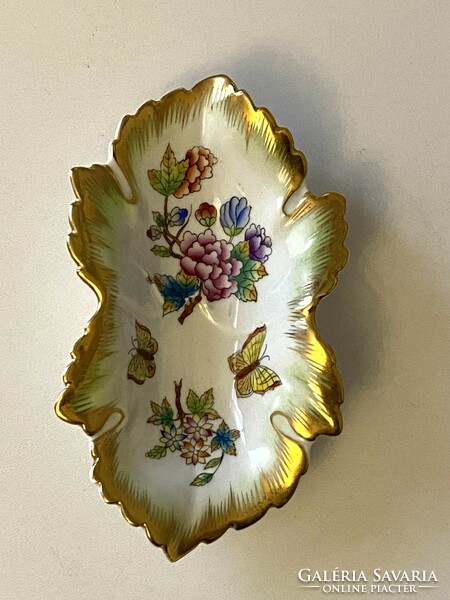 First-class Herend porcelain jewelry holder decorated with grape leaves with a Victoria pattern