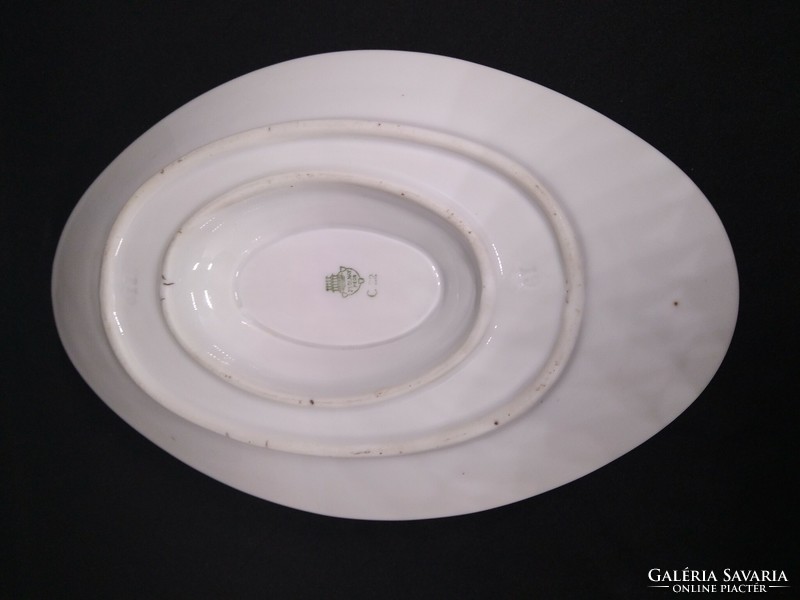 The Zsolnay sauce bowl is a very elegant piece