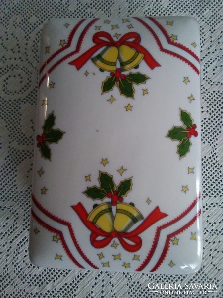 Hölóháza porcelain bonbonier with a rare, hand-painted Christmas pattern!