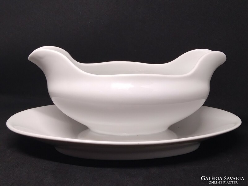 The Zsolnay sauce bowl is a very elegant piece