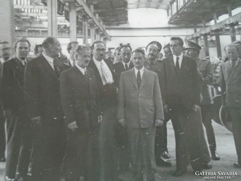 ZA474.14 Alberty Antal fotó - Külföldi delegáció gyárlátogatása 1940's
