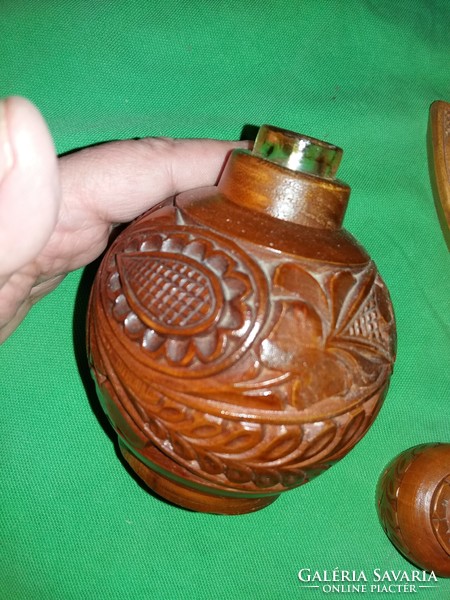 Beautiful old industrial artist / folk artist brandy carved wood and glass table set ornament as shown in the pictures