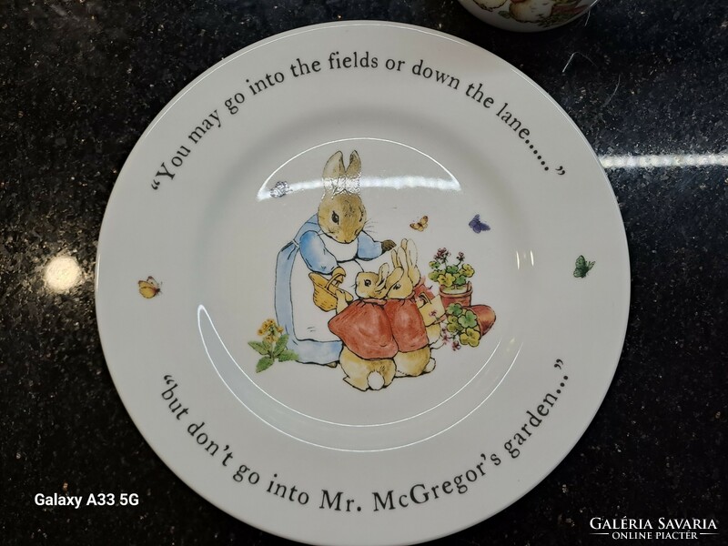 Wedgwood Peter Rabbit angol gyermek porcelán tányér és bögre Nyúl Péter kalandjairól nyuszis szett