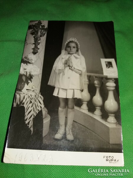 Antique photo of a little girl taking first communion from Kupás photo baja studio, postcard size according to the pictures