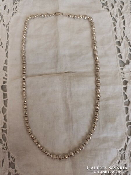 Eladó régi ezüst kézműves gömbökből álló gyönyörű nyaklánc!