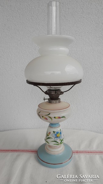 Milk glass table kerosene lamp, painted, flawless, all original on it, 44 cm high
