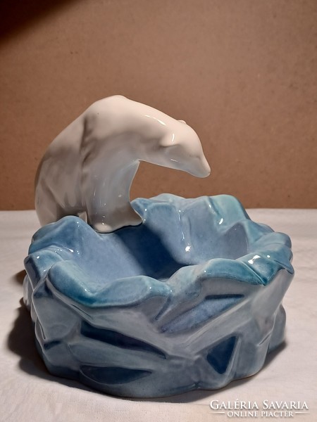 Ceramic polar bear ashtray without mark