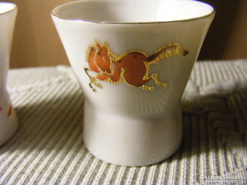 3 db porcelán szakés pohár alján nagyítós erotikus képekkel