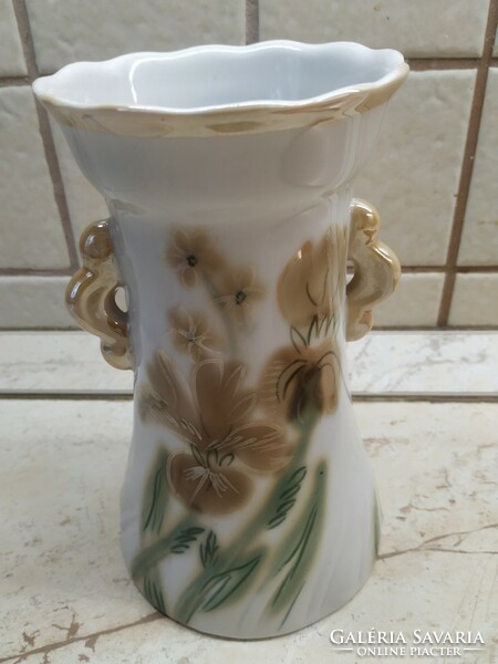 Porcelain vase for sale! With gold decoration, beautiful, rare vase for sale!