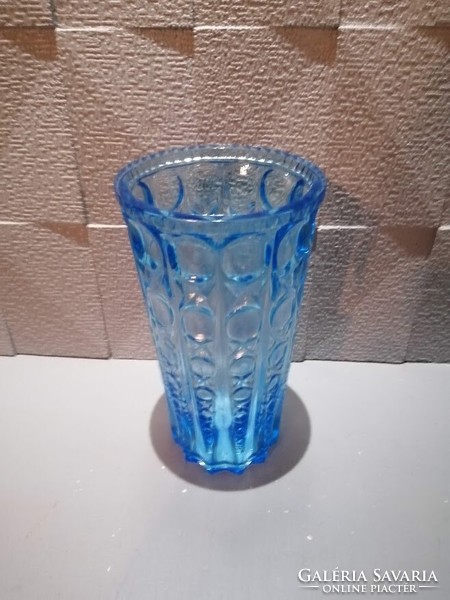 Art deco uránüveg, Vazelin üveg váza