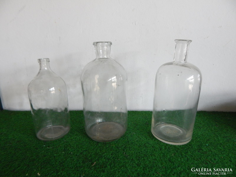 15 old bottles for sale together, sizes 12 and 28 cm high, I can also post.