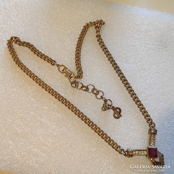 Vintage 80' cristian dior necklace worth 95,000.-