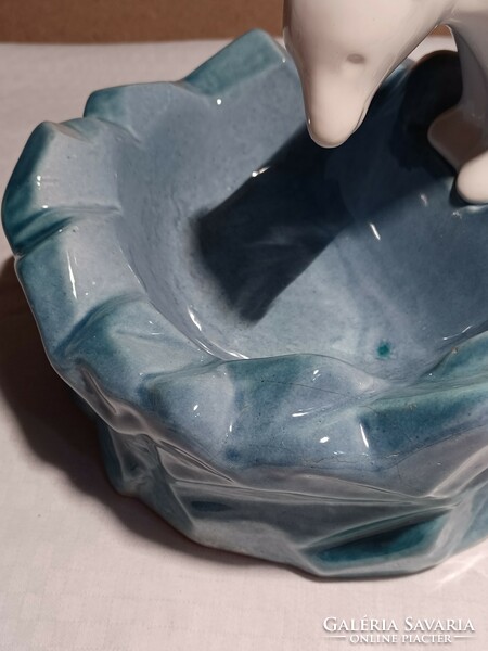 Ceramic polar bear ashtray without mark