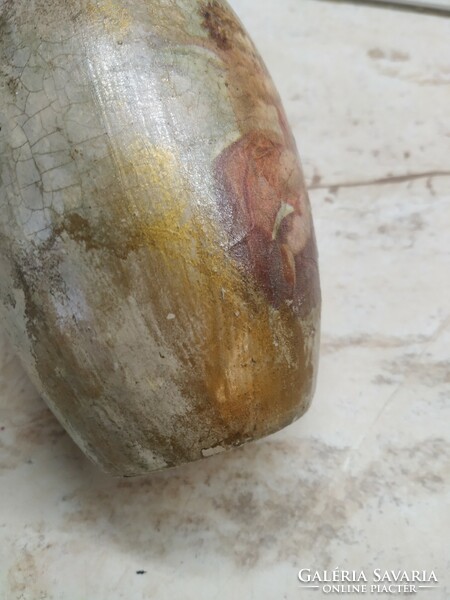 Nicely decorated vase, very nice seller!