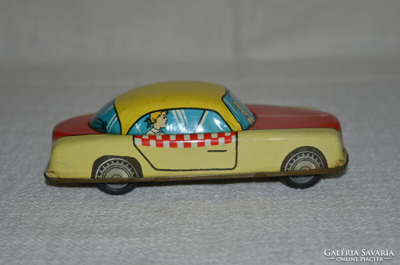 Retro small car with flywheel ( dbz 0074/2 )