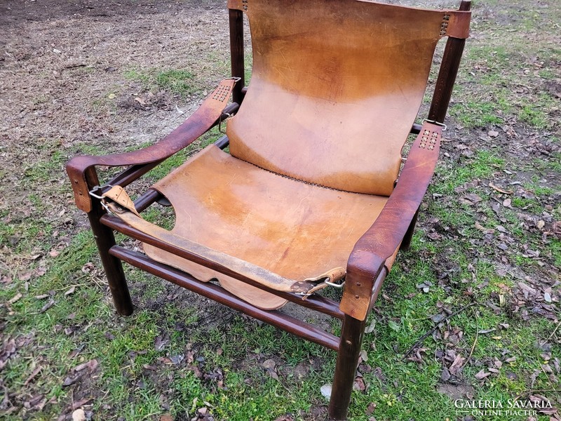 Safari vintage cowhide armchair size
