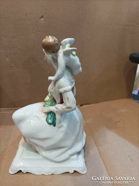 Herendi porcelán szobor, tavaszi puttós hölgy, 25 cm-es.