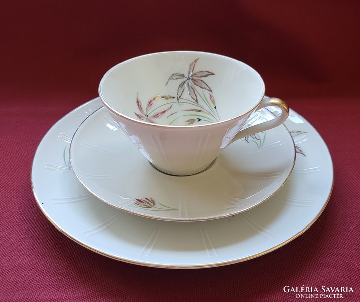 Porcelán reggeliző szett kávés teás csésze csészealj kistányér virág mintával
