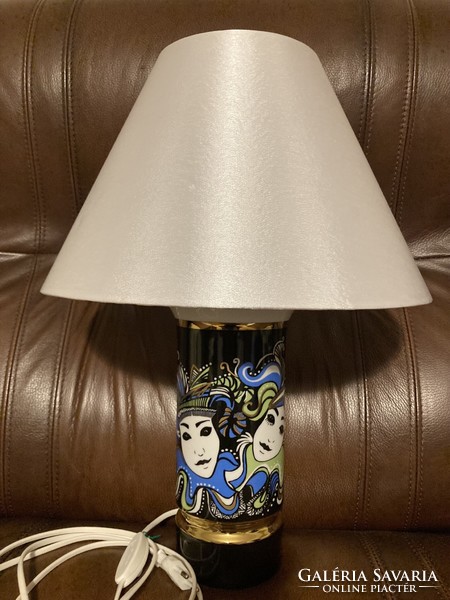 Raven house porcelain lamp