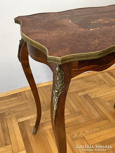 Salon table with graceful legs inlaid bronze decoration women's desk