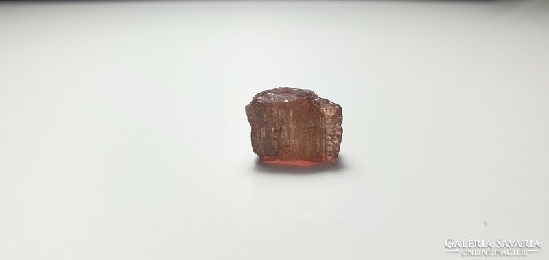 Extra pink tourmaline crystal 8 carats. With certification.