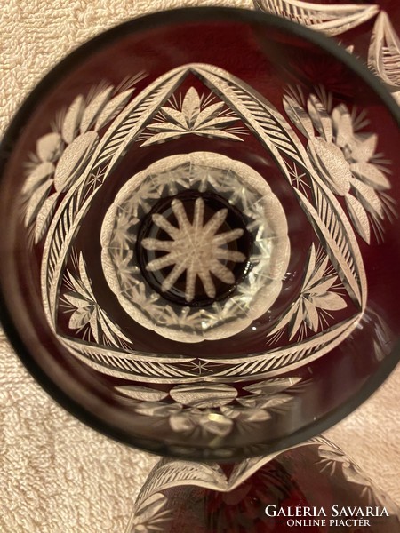 6 darabos kézzel metszett bordó ólomkristály boros pohár készlet