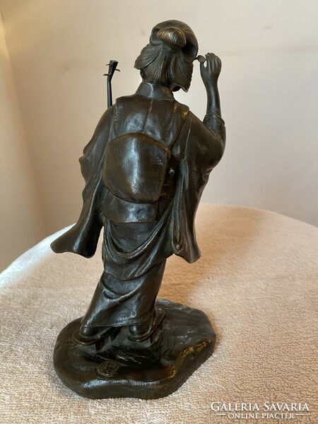 Bronz gésa szobor, meiji korszak, kb. 30 cm magas