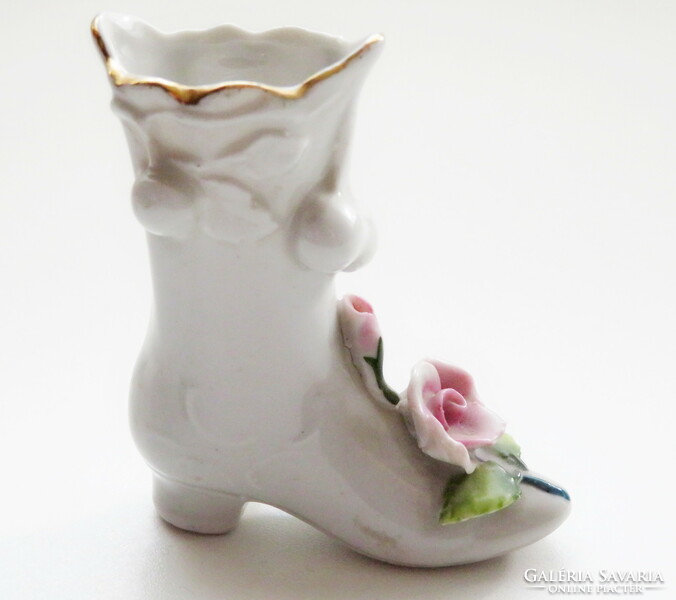 Foreign porcelain, decorative small boots with gilded rim