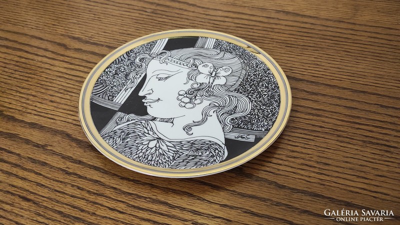 Immaculate Hólloháza gilded Saxon endre porcelain plate