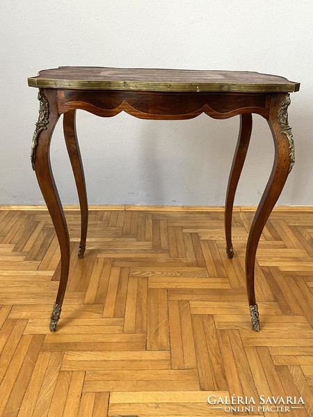 Salon table with graceful legs inlaid bronze decoration women's desk