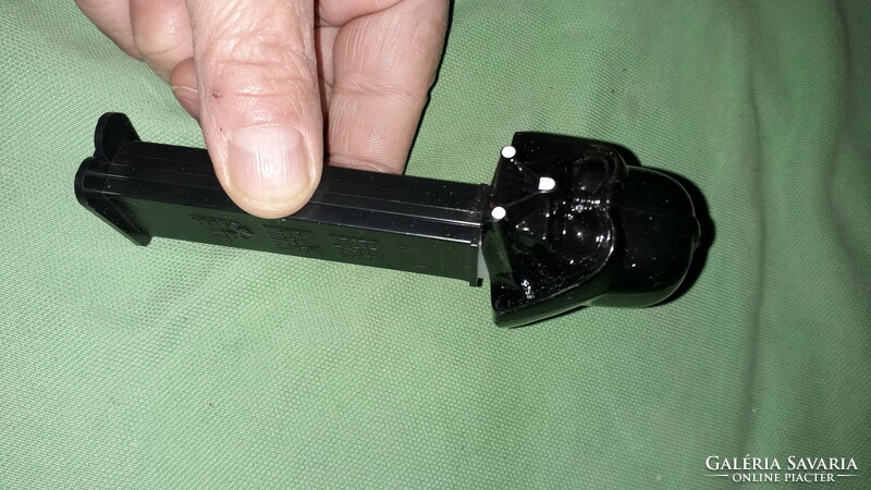 Retro pez candy dispenser star wars - darth vader figure according to the pictures