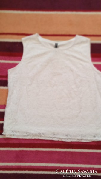 Size 44 white lace appliqué blouse top sleeveless