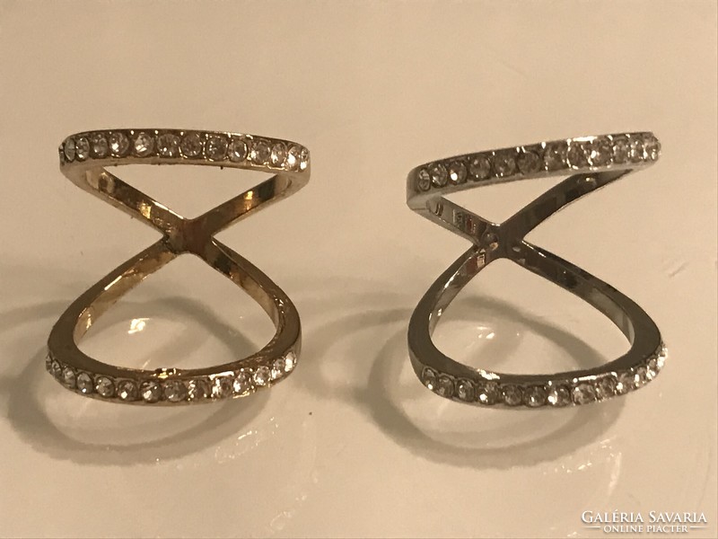 Band rings with crystals in silver and gold