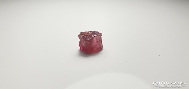 Extra pink tourmaline crystal 6.49 Carats. With certification.
