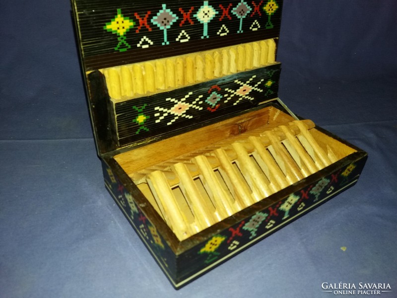 Beautiful cccp old wooden reed intarsia lacquered cigarette offering box 22 x 5 x 14 cm as shown in the pictures