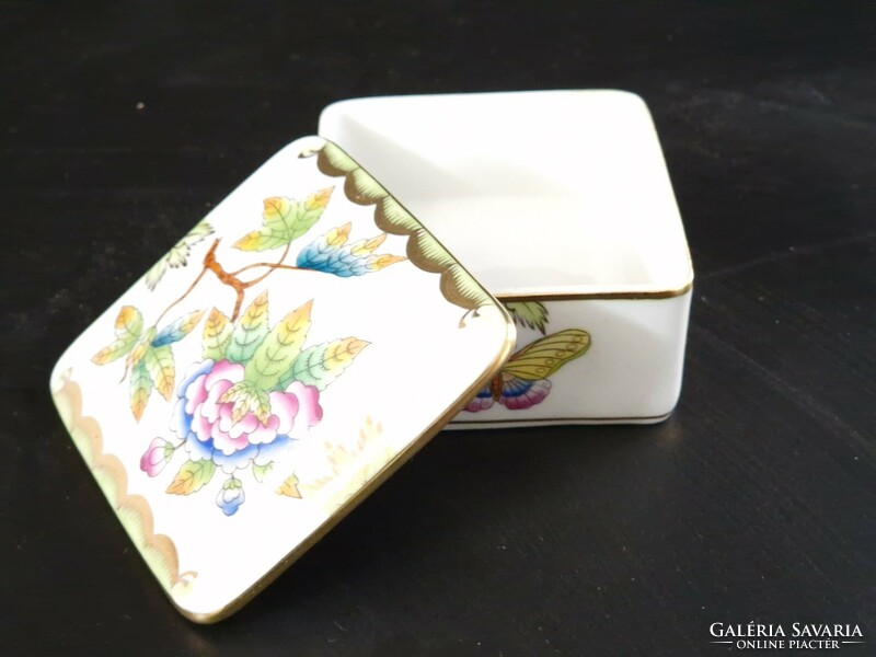 Herend richly painted victoria pattern vbo box