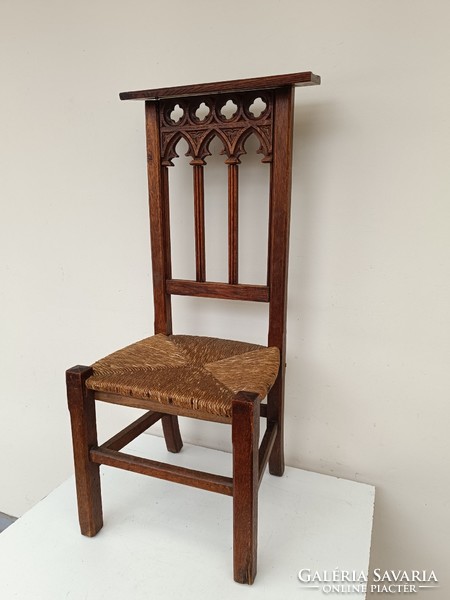 Antique kneeling prayer chair prayer chair hardwood carved Christian Gothic 755 8371