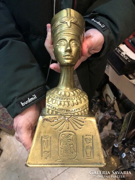 Nefertiti szobor, antik súlyos réz, 22 cm-es magasságú.