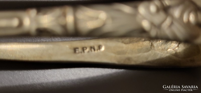 Antik ezüstözött E.P.N.S. jelzéssel ellátott cukorcsipesz 10 cm