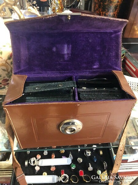 Voightlander brillant camera from the 20s. In its box.