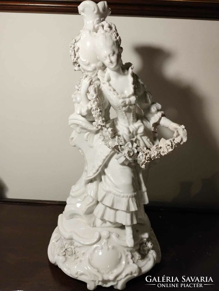 Meissen porcelain lady