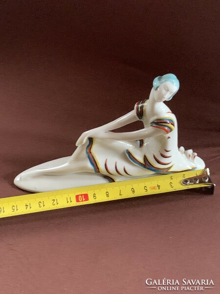 A very nice art deco sitzendorf figure