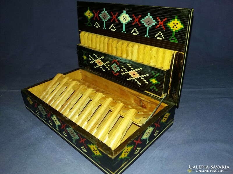 Gyönyörű CCCP régi fa nádintarziás lakkozott cigarettakínáló doboz 22 x 5 x 14 cm a képek szerint