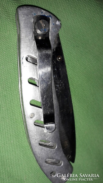 Retro belt clipable metal handle safety lock steel serrated blade cool little pocket knife as shown in the pictures