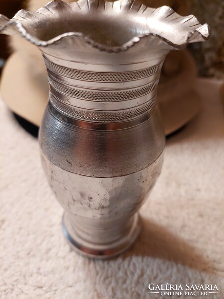 Aluminium retró váza