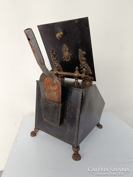 Coal holder for antique fireplace next to the stove with removable insert with iron coal holder shovel 714 8332