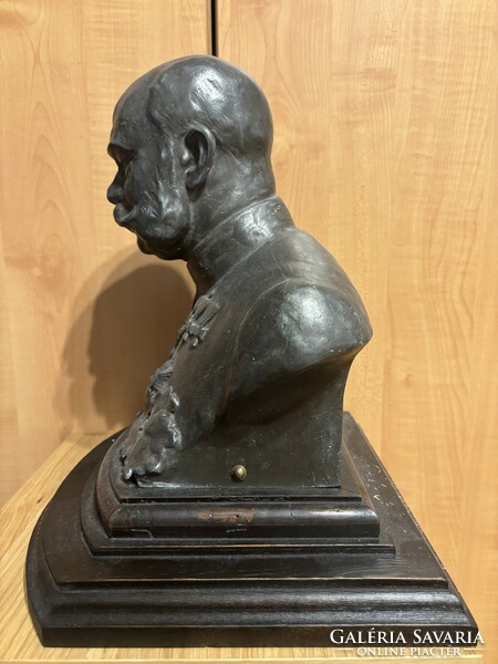 Bust of József Ferenc (József Damkó)