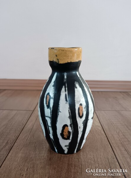 Ceramic vase of Gorka Lívia