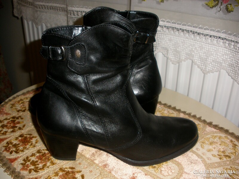 Buttery soft comfort leather ankle boots Medicus, warm, lined, barely used