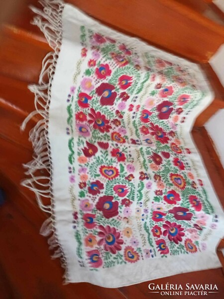 Antique masterpiece - embroidered tapestry from Kalocsa